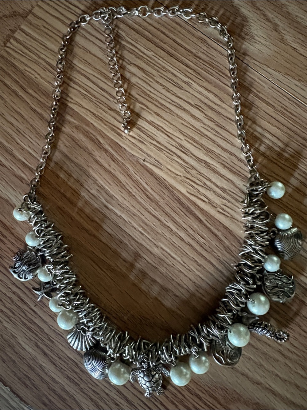 VINTAGE SILVER-TONE BEACH CHARMS THEME FAUX PEARL DANGLE 18-21" NECKLACE
